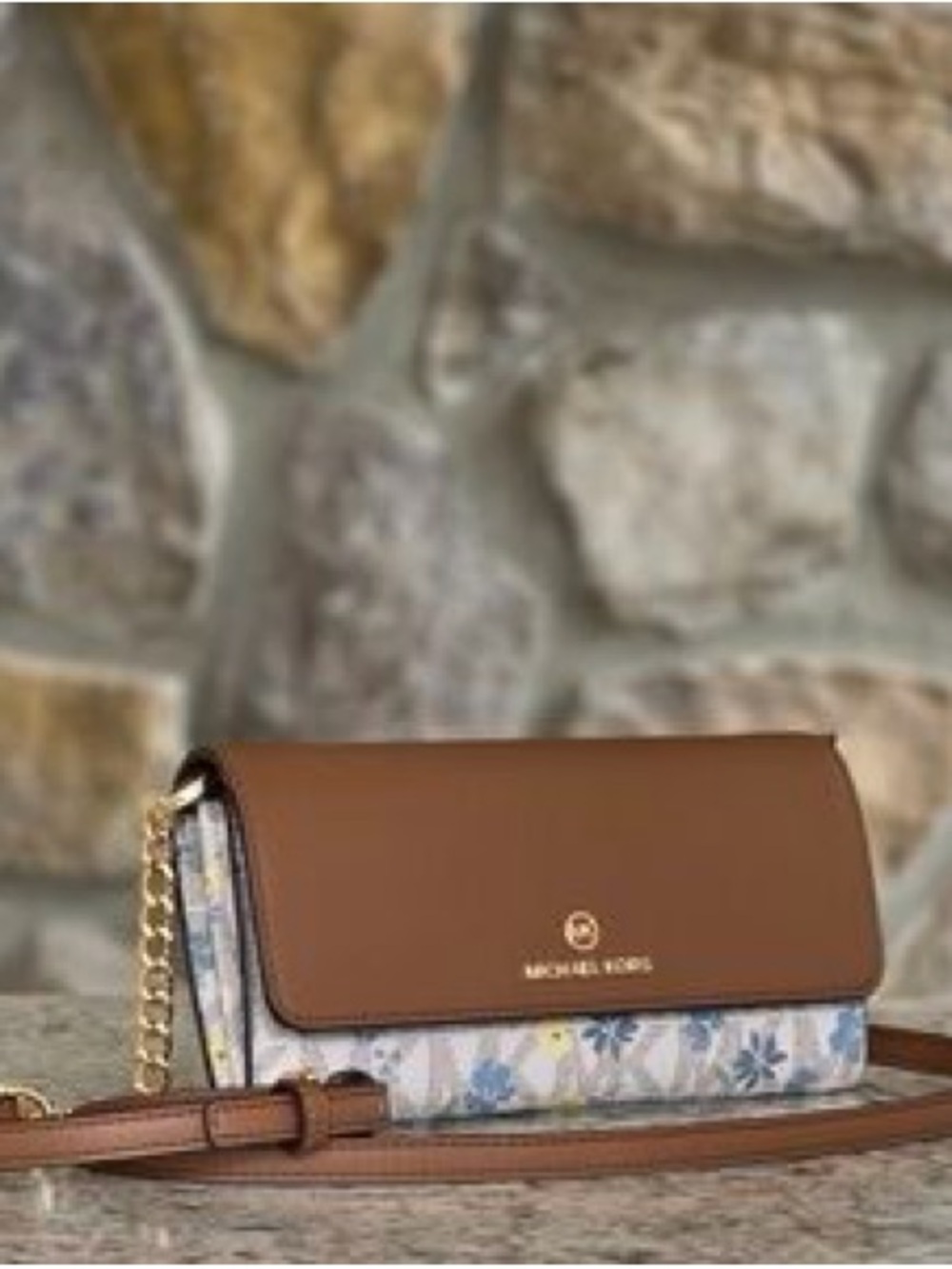 NWT Michael Kors floral-printed jet set logo floral large wallet Crossbody chain